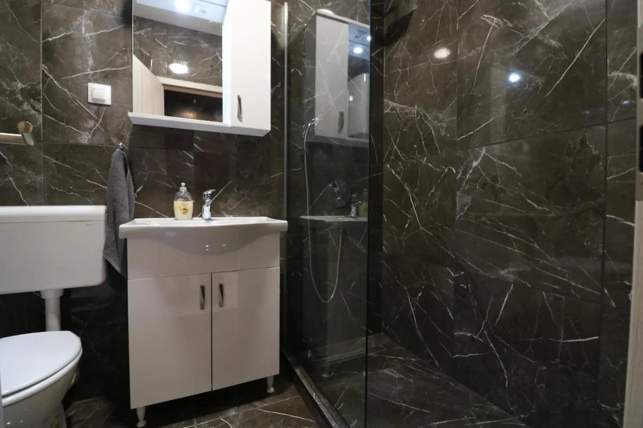 Sneky Apartman Póla