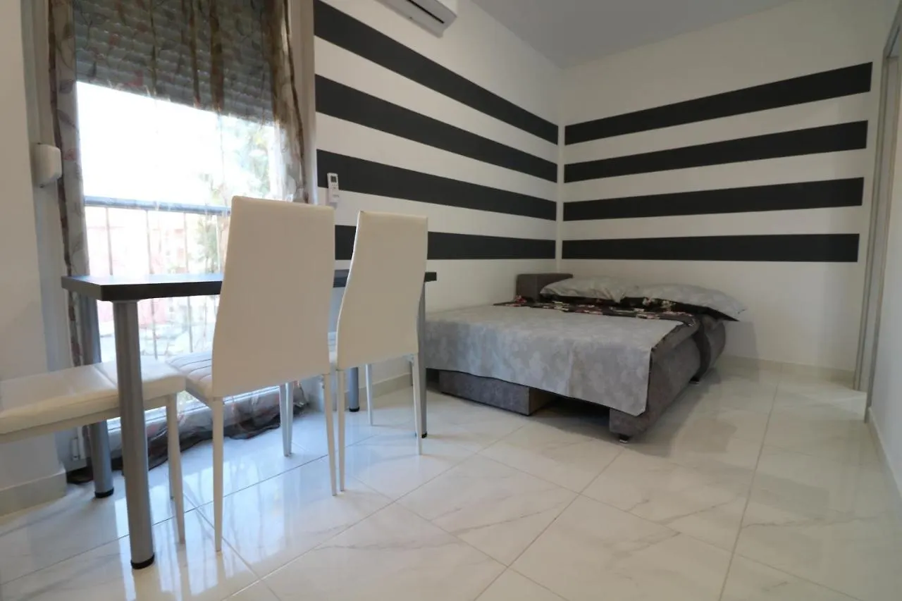 Sneky Apartman Póla