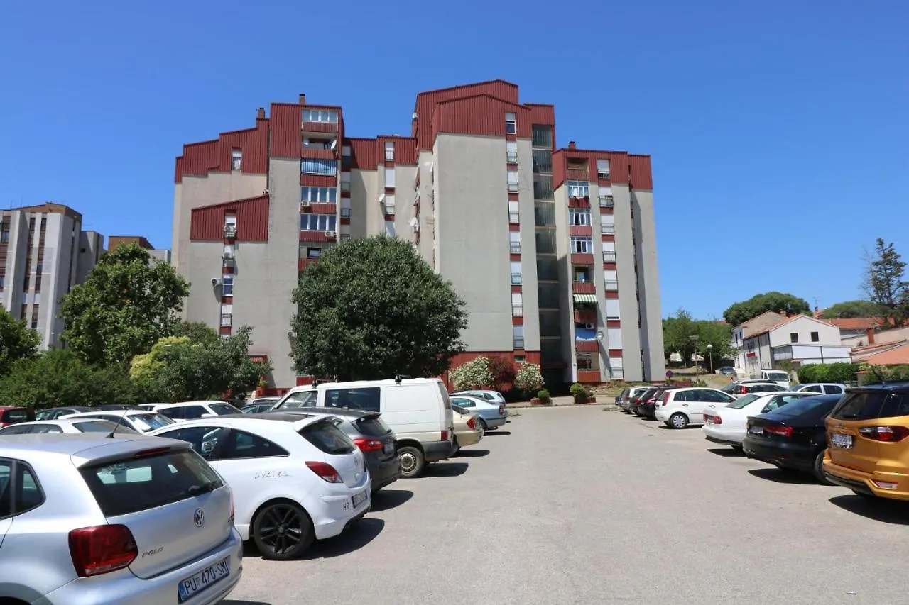 Sneky Apartman Póla