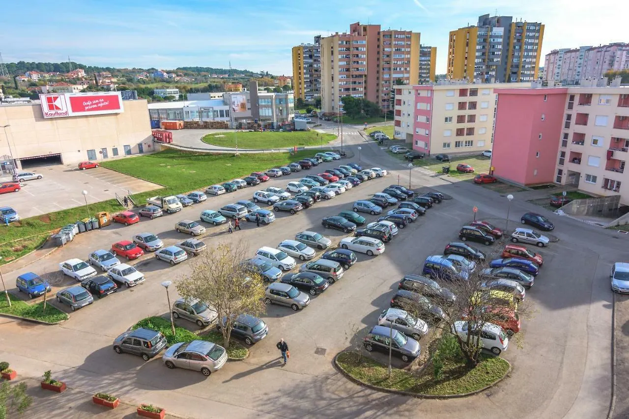 Sneky Apartman Póla